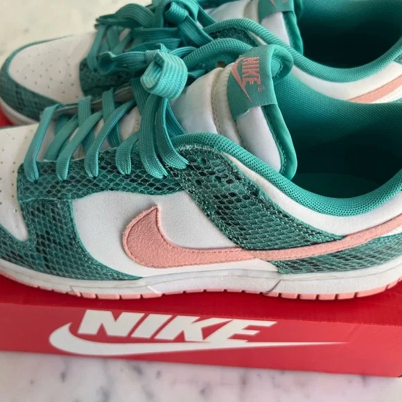 Nike Dunk Low ME washed teal/bleached coral snakeskin - Picture 4 of 8